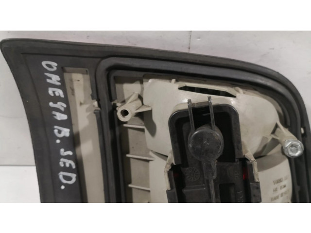 Задний фонарь правый сзади 45300    Opel Omega B1   1994-1999 года