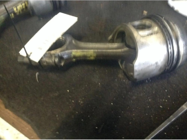 Поршень с шатуном Nissan Patrol 260