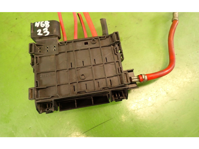 Блок предохранителей 1J0937550AB Skoda Octavia Mk1 (1U)