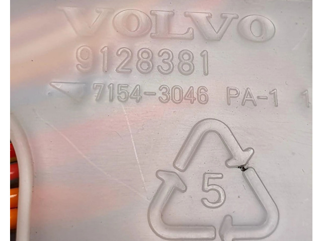 Блок предохранителей  9128381   Volvo 960    