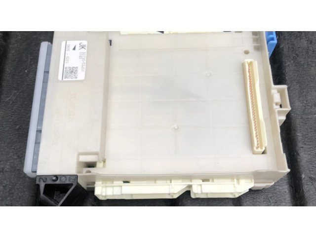 Блок предохранителей 8273053J31, 0H260221 Lexus IS III XE30