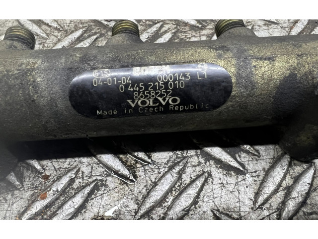 Топливная рампа 8658252   Volvo V70  