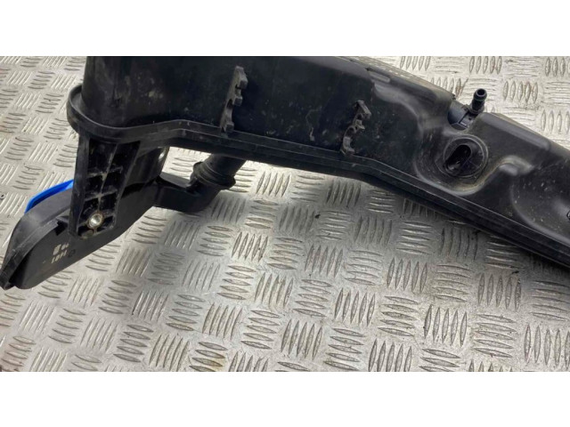 Бачок оконной жидкости