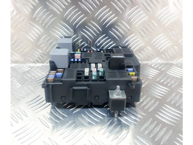 Блок предохранителей  31473770   Volvo XC90    