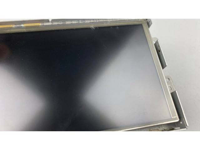 Радио/ проигрыватель CD/DVD / навигация