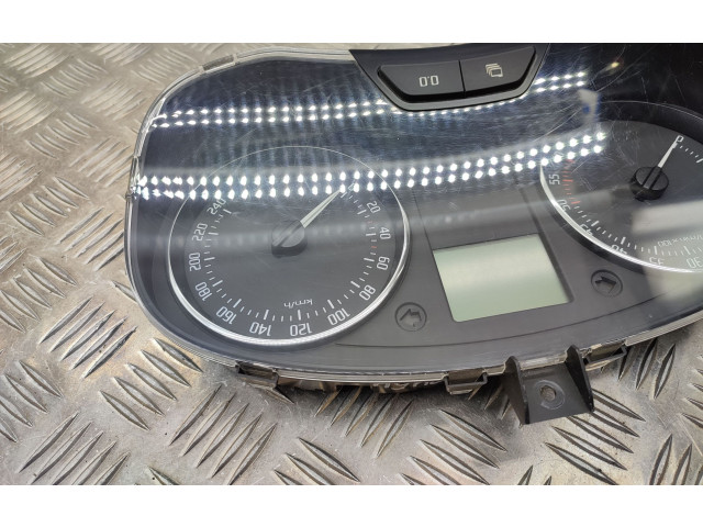 Geschwindigkeitsmesser Cockpit 5J0920810D   Skoda Fabia Mk2 (5J)       