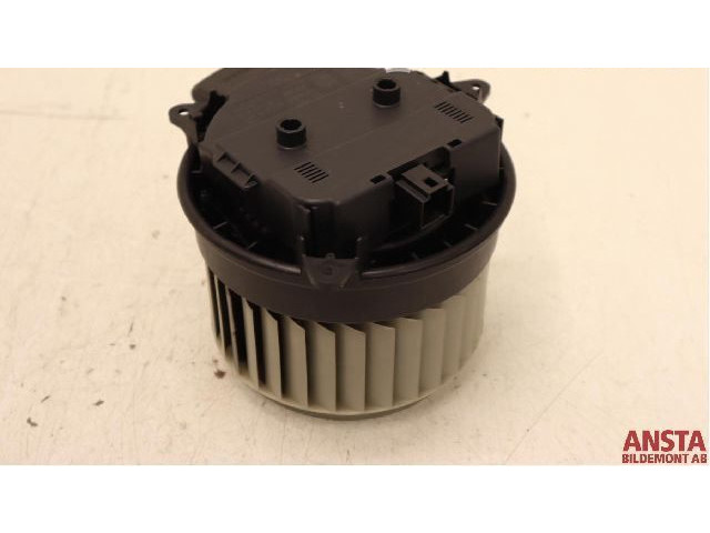 Вентилятор печки    4H1820021B   Audi A7 S7 4G