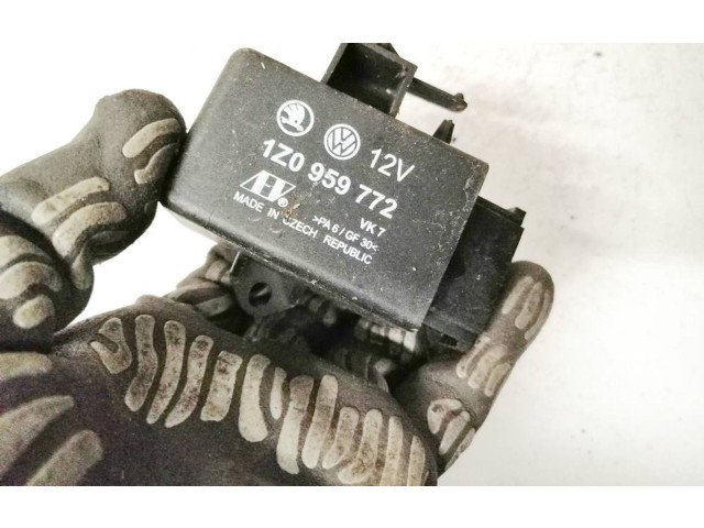 Другие блоки управления / модули Skoda Octavia Mk2 (1Z)  2004 - 2013 года 1z0959772      