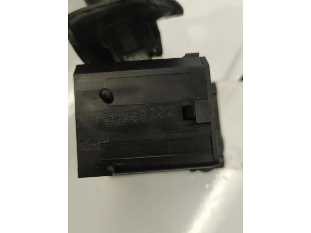 Ручка стеклоочистителей 6001551358   Dacia Sandero