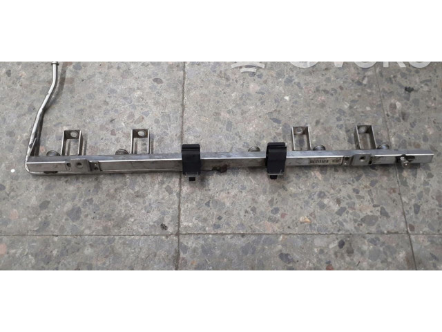 Vstřikovací lišta 143894902 BMW 5 E39