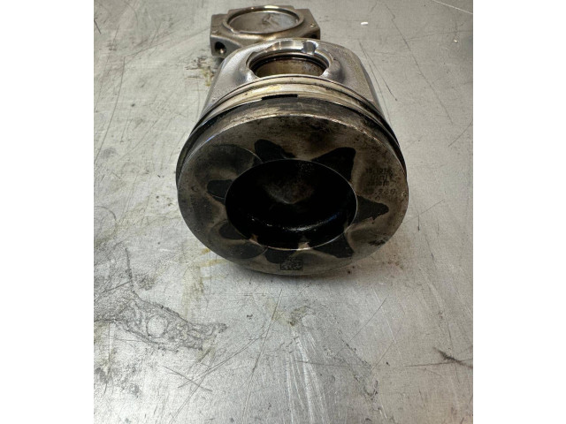 Píst 80101419 BMW 5 F10 F11