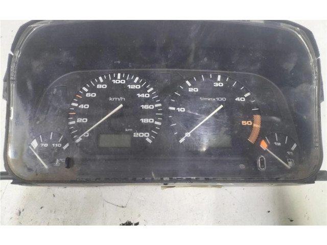 Přístrojová deska Volkswagen Caddy 2000 88311235, 0090059