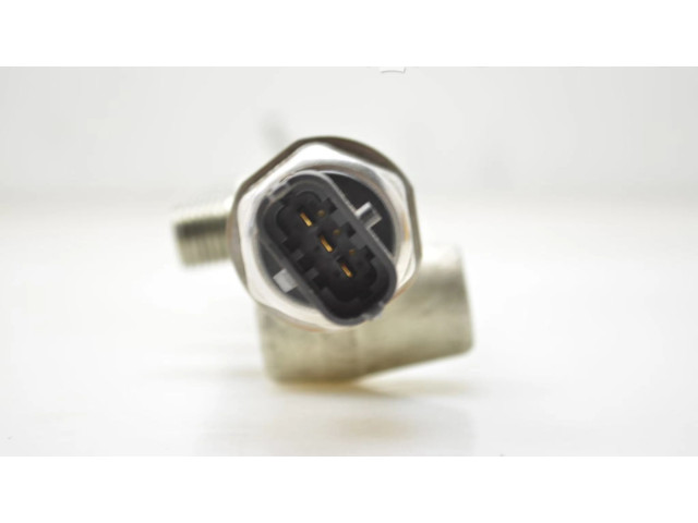 Vstřikovací lišta 55570022 Opel Astra K B 16 DTH