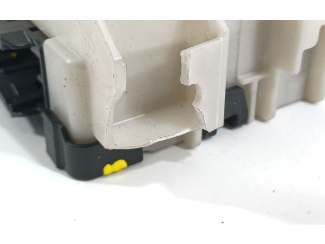 Pojistková skříňka Řídící jednotka BSM 827301A020 Toyota Corolla E160 E170 2023