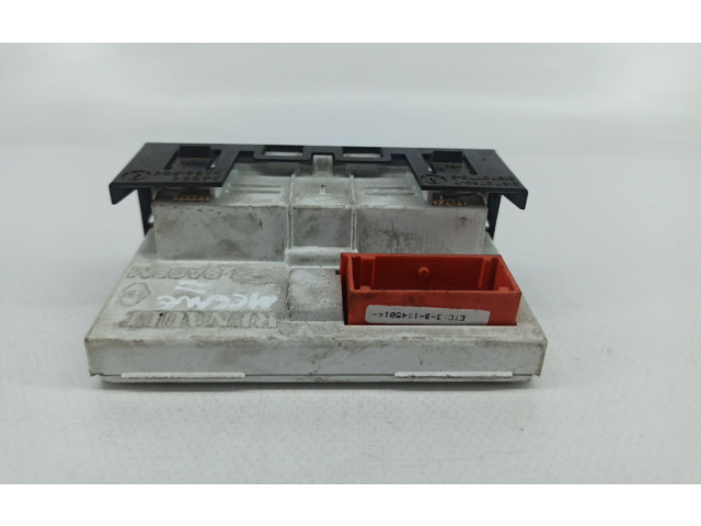 Дисплей    8200107839B, 216676711   Renault Megane II