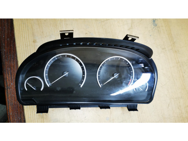 Přístrojová deska BMW 7 F01 F02 F03 F04 2009 9220799