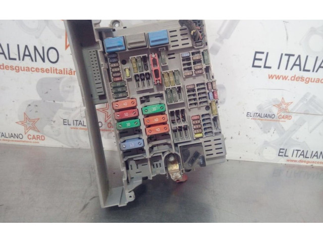 Блок предохранителей 92652241 BMW 1 E81 E87