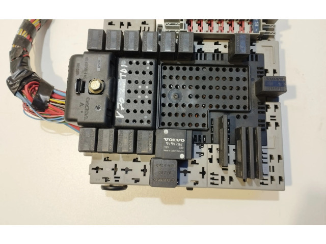 Блок предохранителей  9401802, 0194620   Volvo V70    