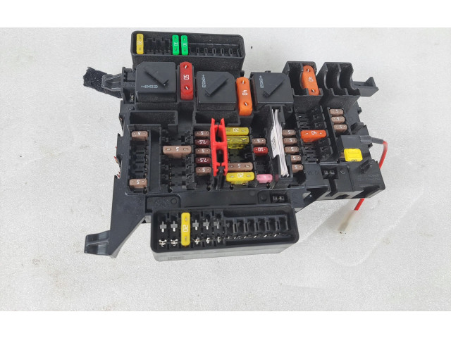 Pojistková skříňka 9270356 BMW 2 F45 2018