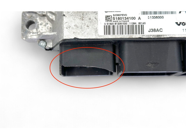 Блок управления двигателя S180134100A, 31336000   Volvo V50