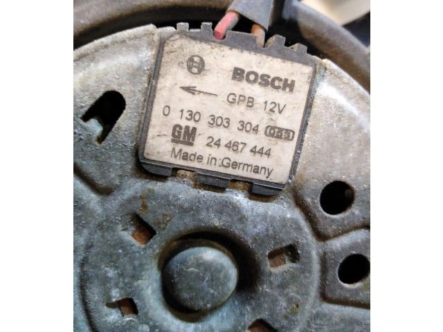 Электрический вентилятор радиаторов 0130303304, 24467444 Opel Astra H 2008