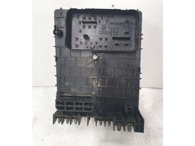 Pojistková skříňka 3C0937125, 63592777 Skoda Octavia Mk2 (1Z) 2009