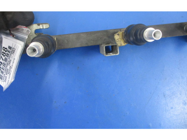 Топливная рампа Saab 9000 CD для двигателя ---