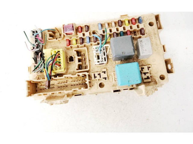 Блок предохранителей  892210f020, 89221-0f020   Toyota Corolla Verso AR10    