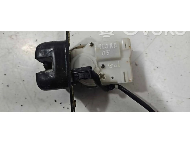 Замок багажника     Honda Accord 2003 - 2007 года