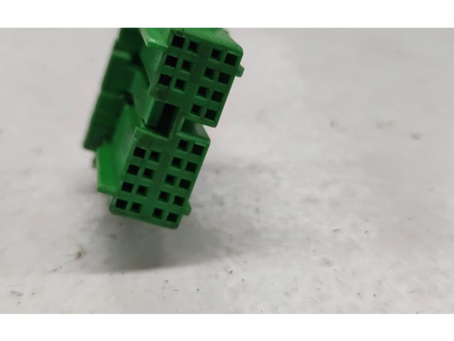 Zpětné zrcátko Volvo S80 2004