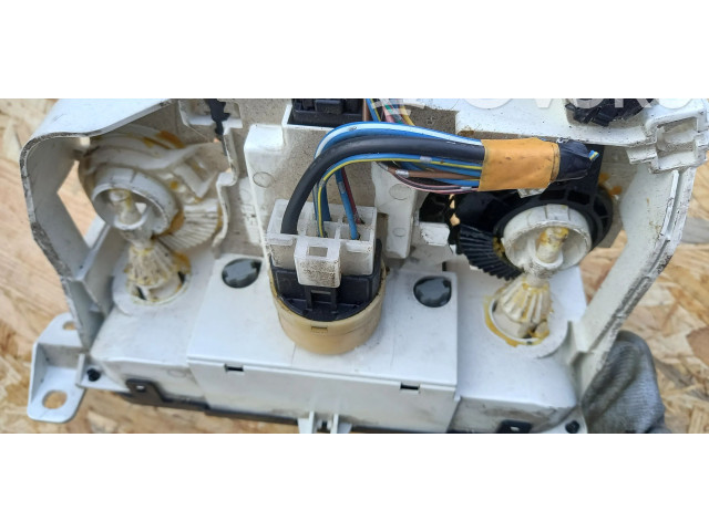 Блок управления климат-контролем Mazda 323