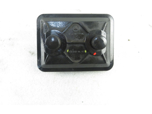 Блок предохранителей  1235400082, 1235400082   Mercedes-Benz W123    