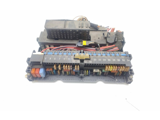 Блок предохранителей 8364542   BMW X3 E83    