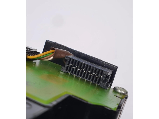 Ручка стеклоочистителей    Volvo V50