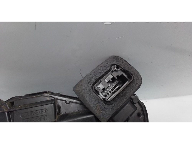 Zámek zadních dveří 5ta839016e   Seat Arona 2017