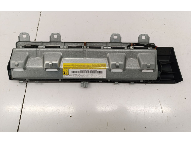 Подушка безопасности для колен A1768600402   Mercedes-Benz GLA W156