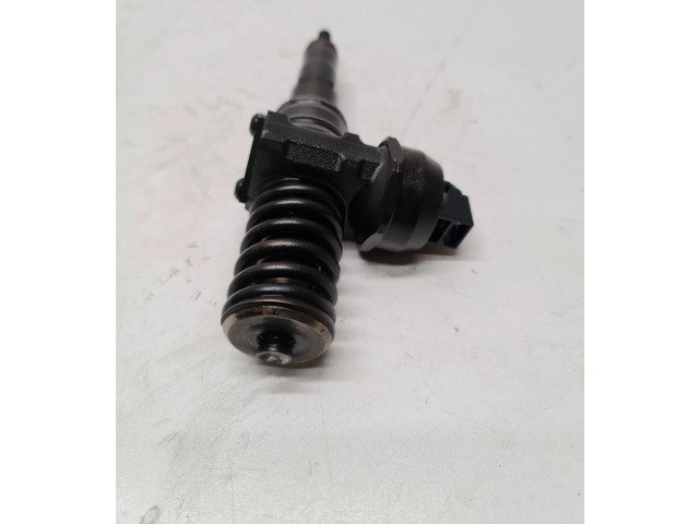 Vstřikovač 038130073BN   Volkswagen Caddy    BLS 