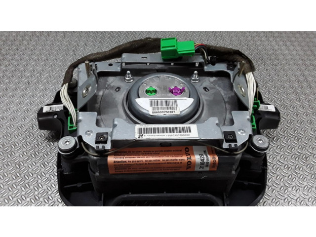 Подушка безопасности водителя 8684179 Volvo V70