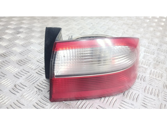 Světlo zadní pravé 8200002474   Renault Laguna II 2003