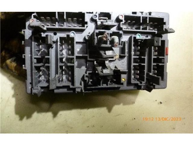 Блок предохранителей 9459288180   Peugeot 406    