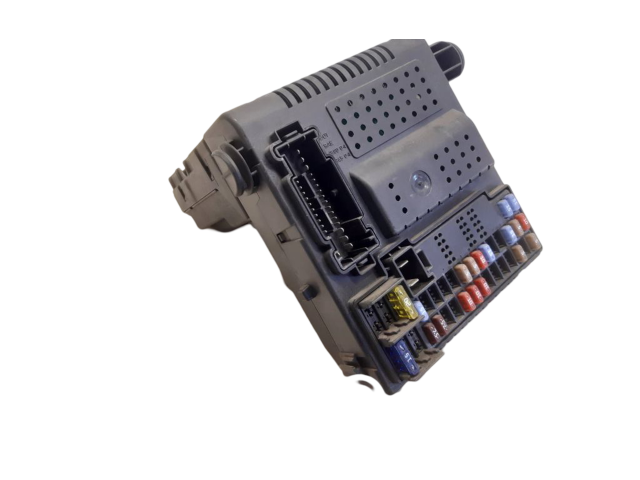 Блок предохранителей 30765646, 06W121 Volvo V70