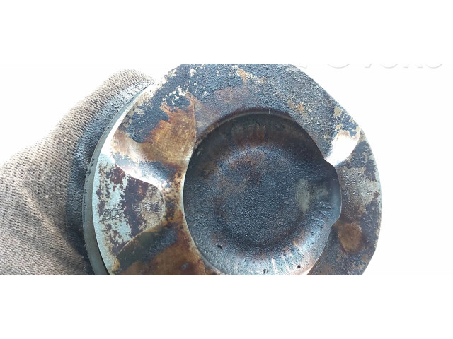 Píst X46, 7528540 BMW 1 E81 E87 pro benzínový motor 2.0 N43B20a