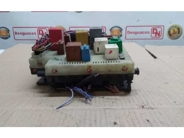 Блок предохранителей 14014CDA   Ford Escort    