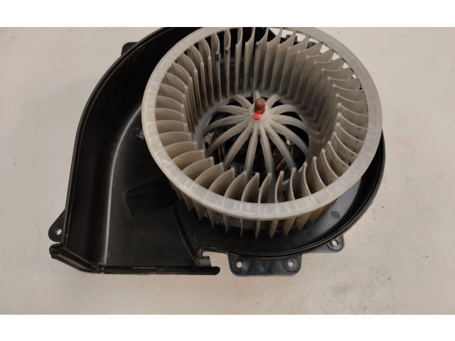 Вентилятор печки       Skoda Rapid (NH)