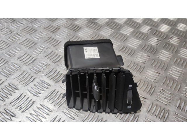 Боковая воздушная решётка