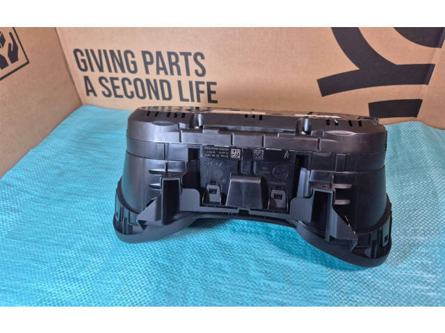 Панель приборов 5E0920861D, VDD0242308 Skoda Octavia Mk3 (5E)