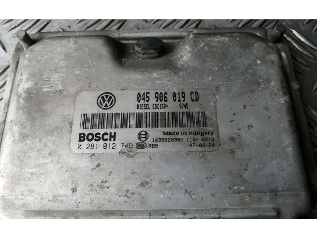 Блок управления двигателя 045906019CD, 0281012749   Skoda Fabia Mk2 (5J)
