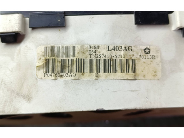 Přístrojová deska Chrysler Intrepid 2003 P04760403ag