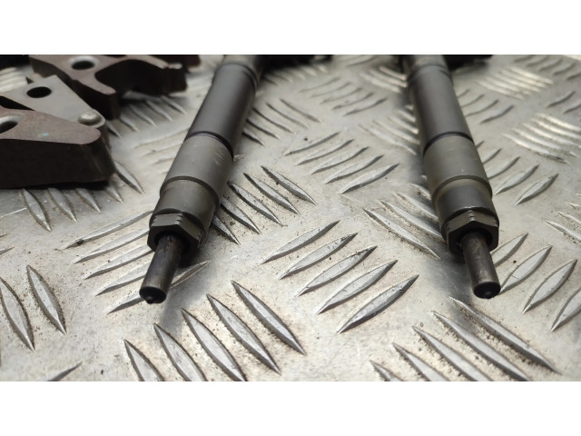 Vstřikovač 8945820051, 221000R050   Toyota RAV 4 (XA40)  pro naftový motor 2.2  