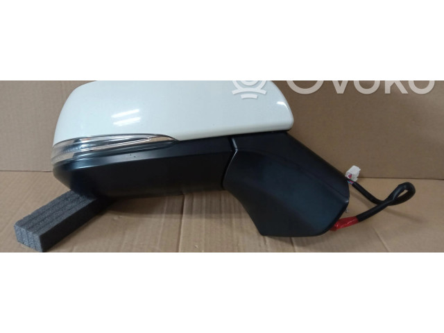 Zpětné zrcátko Toyota Yaris 2017 045428